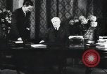 Standbild Marschall Petain interviewt Frankreich, 1940, aus Sekunde 48 historischem Filmmaterial Videoclip 65675065412