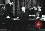 Standbild Marschall Petain interviewt Frankreich, 1940, aus Sekunde 50 historischem Filmmaterial Videoclip 65675065412