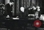 Standbild Marschall Petain interviewt Frankreich, 1940, aus Sekunde 53 historischem Filmmaterial Videoclip 65675065412