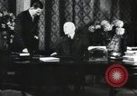Standbild Marschall Petain interviewt Frankreich, 1940, aus Sekunde 54 historischem Filmmaterial Videoclip 65675065412