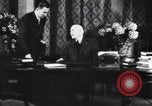 Standbild Marschall Petain interviewt Frankreich, 1940, aus Sekunde 60 historischem Filmmaterial Videoclip 65675065412