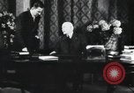 Standbild Marschall Petain interviewt Frankreich, 1940, aus Sekunde 62 historischem Filmmaterial Videoclip 65675065412