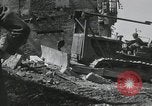 Standbild Ruinen nach dem Krieg Paris Frankreich, 1944, aus Sekunde 27 historischem Filmmaterial Videoclip 65675065416