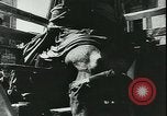 Immagine di Statue di cavalli Francia, 1944, secondo 16 filmato di repertorio 65675065424