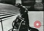Immagine di Statue di cavalli Francia, 1944, secondo 17 filmato di repertorio 65675065424