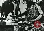 Immagine di Statue di cavalli Francia, 1944, secondo 26 filmato di repertorio 65675065424