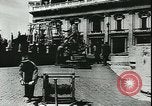 Immagine di Statue di cavalli Francia, 1944, secondo 34 filmato di repertorio 65675065424