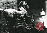 Immagine di Statue di cavalli Francia, 1944, secondo 48 filmato di repertorio 65675065424