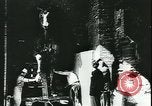 Immagine di Statue di cavalli Francia, 1944, secondo 53 filmato di repertorio 65675065424