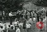 Standbild 80th Infantry Division Chalons-sur-Marne Frankreich, 1944, aus Sekunde 36 historischem Filmmaterial Videoclip 65675065432