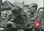 Immagine di Prigionieri tedeschi Parigi Francia, 1944, secondo 23 filmato di repertorio 65675065433