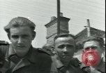 Immagine di Prigionieri tedeschi Parigi Francia, 1944, secondo 34 filmato di repertorio 65675065433