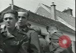 Immagine di Prigionieri tedeschi Parigi Francia, 1944, secondo 37 filmato di repertorio 65675065433