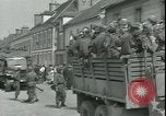 Immagine di Prigionieri tedeschi Parigi Francia, 1944, secondo 45 filmato di repertorio 65675065433