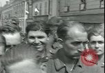 Immagine di Prigionieri tedeschi Parigi Francia, 1944, secondo 55 filmato di repertorio 65675065433