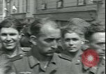 Immagine di Prigionieri tedeschi Parigi Francia, 1944, secondo 56 filmato di repertorio 65675065433