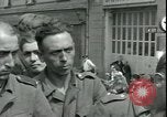 Immagine di Prigionieri tedeschi Parigi Francia, 1944, secondo 58 filmato di repertorio 65675065433
