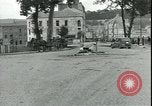 Standbild USA Soldaten Chateau-Thierry Frankreich, 1944, aus Sekunde 13 historischem Filmmaterial Videoclip 65675065437
