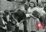 Standbild USA Soldaten Chateau-Thierry Frankreich, 1944, aus Sekunde 30 historischem Filmmaterial Videoclip 65675065437
