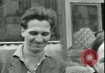 Standbild USA Soldaten Chateau-Thierry Frankreich, 1944, aus Sekunde 42 historischem Filmmaterial Videoclip 65675065437