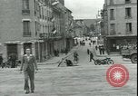 Standbild USA Soldaten Chateau-Thierry Frankreich, 1944, aus Sekunde 45 historischem Filmmaterial Videoclip 65675065437