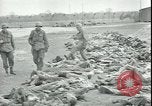 Standbild Landsberg Konzentrationslager Landsberg Deutschland, 1945, aus Sekunde 55 historischem Filmmaterial Videoclip 65675065438