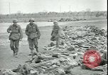 Standbild Landsberg Konzentrationslager Landsberg Deutschland, 1945, aus Sekunde 56 historischem Filmmaterial Videoclip 65675065438