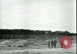 Standbild Landsberg Konzentrationslager Landsberg Deutschland, 1945, aus Sekunde 48 historischem Filmmaterial Videoclip 65675065439