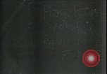 Standbild Die Opfer der Konzentrationslager im Wald Deutschland, 1945, aus Sekunde 1 historischem Filmmaterial Videoclip 65675065440