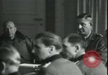 Standbild Kapitulation Konferenz Haar Deutschland, 1945, aus Sekunde 60 historischem Filmmaterial Videoclip 65675065441
