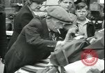 Immagine di La vittoria nella Giornata dell'Europa Londra Inghilterra Regno Unito, 1945, secondo 21 filmato di repertorio 65675065444
