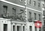 Immagine di La vittoria nella Giornata dell'Europa Londra Inghilterra Regno Unito, 1945, secondo 49 filmato di repertorio 65675065444