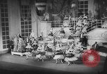 Image Officiers militaires allemands occupent des rangs de sièges avant pour une performance à un théâtre à Berlin Berlin Allemagne, 1941, de la seconde 6 séquences d'archives historiques vidéo 65675065466