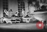 Image Officiers militaires allemands occupent des rangs de sièges avant pour une performance à un théâtre à Berlin Berlin Allemagne, 1941, de la seconde 28 séquences d'archives historiques vidéo 65675065466