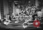 Image Officiers militaires allemands occupent des rangs de sièges avant pour une performance à un théâtre à Berlin Berlin Allemagne, 1941, de la seconde 30 séquences d'archives historiques vidéo 65675065466