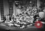 Image Officiers militaires allemands occupent des rangs de sièges avant pour une performance à un théâtre à Berlin Berlin Allemagne, 1941, de la seconde 34 séquences d'archives historiques vidéo 65675065466