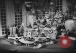 Image Officiers militaires allemands occupent des rangs de sièges avant pour une performance à un théâtre à Berlin Berlin Allemagne, 1941, de la seconde 35 séquences d'archives historiques vidéo 65675065466