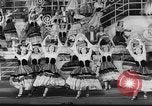 Image Officiers militaires allemands occupent des rangs de sièges avant pour une performance à un théâtre à Berlin Berlin Allemagne, 1941, de la seconde 37 séquences d'archives historiques vidéo 65675065466