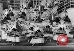 Image Officiers militaires allemands occupent des rangs de sièges avant pour une performance à un théâtre à Berlin Berlin Allemagne, 1941, de la seconde 40 séquences d'archives historiques vidéo 65675065466