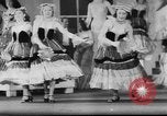 Image Officiers militaires allemands occupent des rangs de sièges avant pour une performance à un théâtre à Berlin Berlin Allemagne, 1941, de la seconde 43 séquences d'archives historiques vidéo 65675065466
