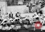 Image Officiers militaires allemands occupent des rangs de sièges avant pour une performance à un théâtre à Berlin Berlin Allemagne, 1941, de la seconde 53 séquences d'archives historiques vidéo 65675065466