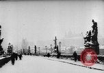 Image Porte de Brandebourg durant tempête à Berlin Allemagne Berlin Allemagne, 1941, de la seconde 44 séquences d'archives historiques vidéo 65675065467