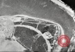 Standbild Doolittle Raid über Marcus Insel Marcus Island Pacific Ocean, 1942, aus Sekunde 23 historischem Filmmaterial Videoclip 65675065473