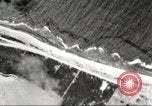 Standbild Doolittle Raid über Marcus Insel Marcus Island Pacific Ocean, 1942, aus Sekunde 42 historischem Filmmaterial Videoclip 65675065473