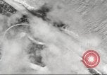 Standbild Doolittle Raid über Marcus Insel Marcus Island Pacific Ocean, 1942, aus Sekunde 49 historischem Filmmaterial Videoclip 65675065473