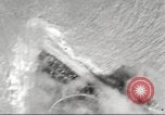 Standbild Doolittle Raid über Marcus Insel Marcus Island Pacific Ocean, 1942, aus Sekunde 51 historischem Filmmaterial Videoclip 65675065473