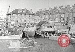 Immagine di Le truppe USA in landing craft traghettato per navi da trasporto Weymouth England Regno Unito, 1944, secondo 34 filmato di repertorio 65675065479