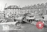 Immagine di Le truppe USA in landing craft traghettato per navi da trasporto Weymouth England Regno Unito, 1944, secondo 35 filmato di repertorio 65675065479