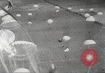 Immagine di Il D-day durante lo sbarco in Normandia della seconda guerra mondiale Normandia Francia, 1944, secondo 37 filmato di repertorio 65675065481