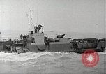 Immagine di Sbarco in Normandia durante la seconda guerra mondiale Normandia Francia, 1944, secondo 16 filmato di repertorio 65675065482